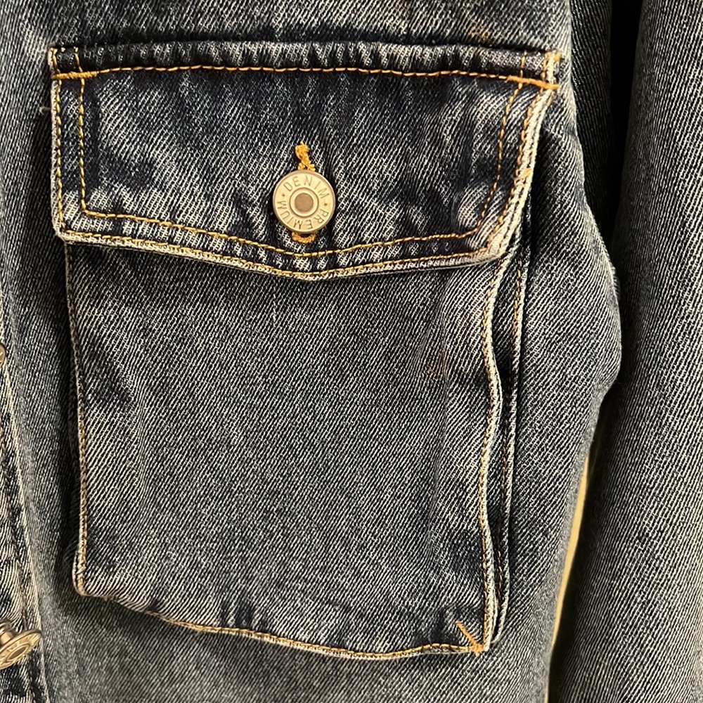 Cropped Denim Jacket - Picture 5 of 8
